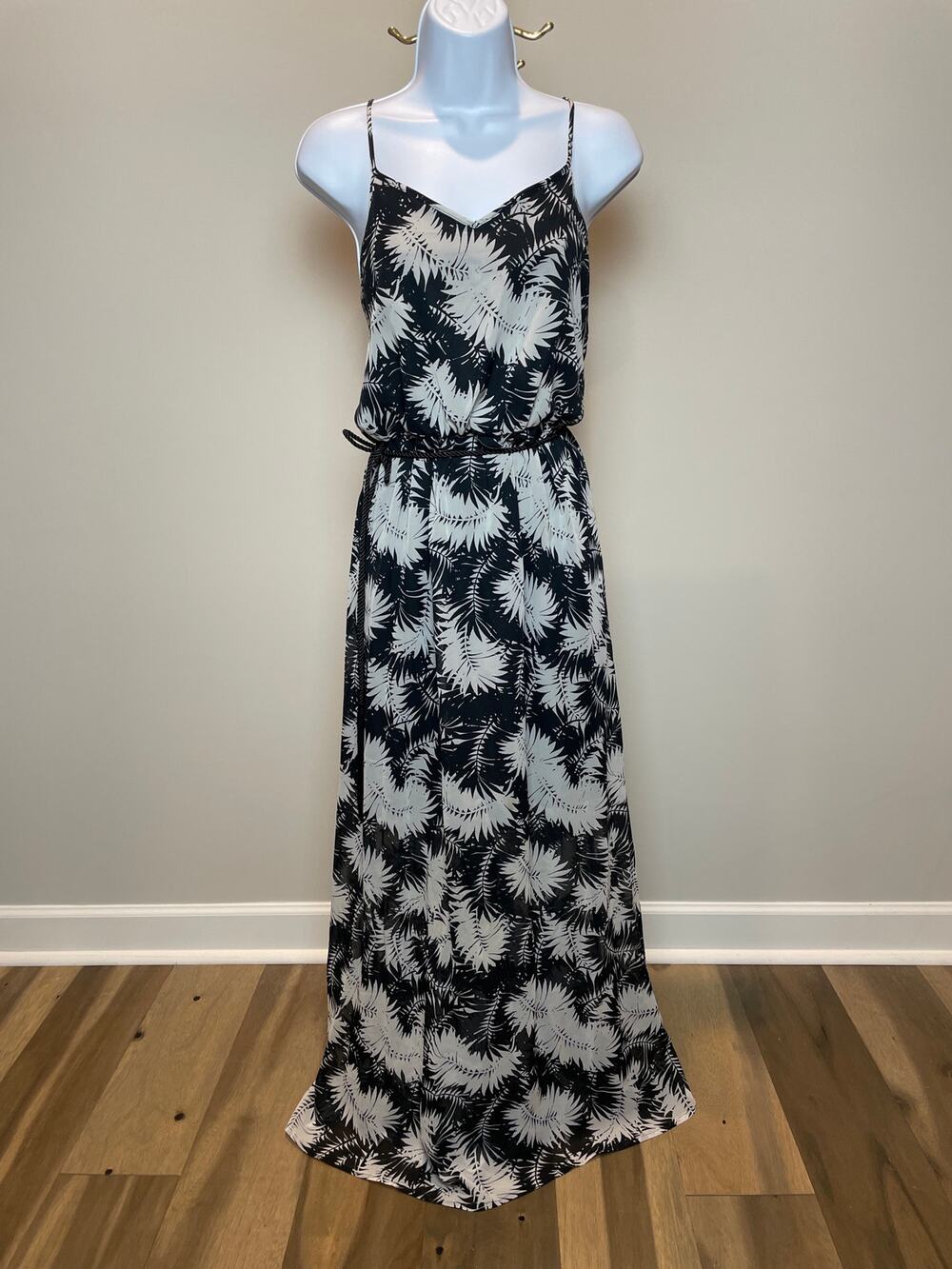 Charming Charlie Black and White Leaf Chiffon Maxi Dress Womens Size M